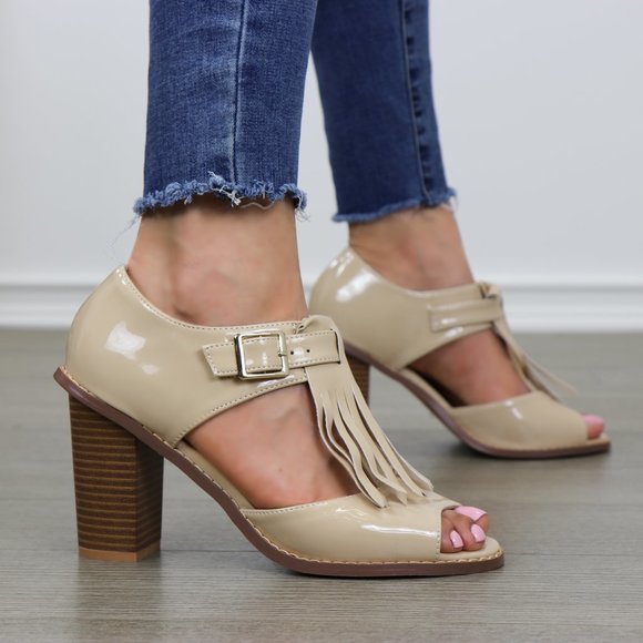 Patent beige oxford high heels w/ tassel - Picture 4 of 8